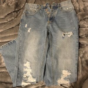 rue 21 ripped mom jeans !